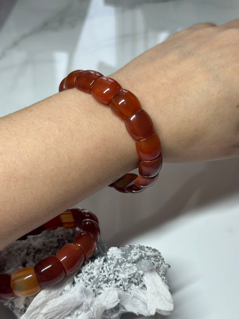 Carnelian Dangle Elastic Bracelet