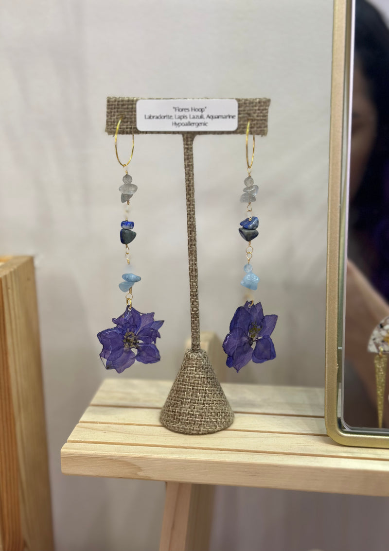 “Flores Hoop” Labradorite, Lapis Lazuli, Aquamarine and Dried Flowers Hoop