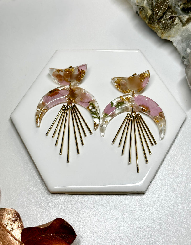 “Moonshine” Peach Moonstone & Dried flowers Earrings