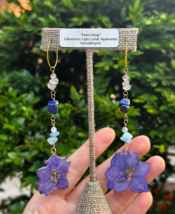 “Flores Hoop” Labradorite, Lapis Lazuli, Aquamarine and Dried Flowers Hoop
