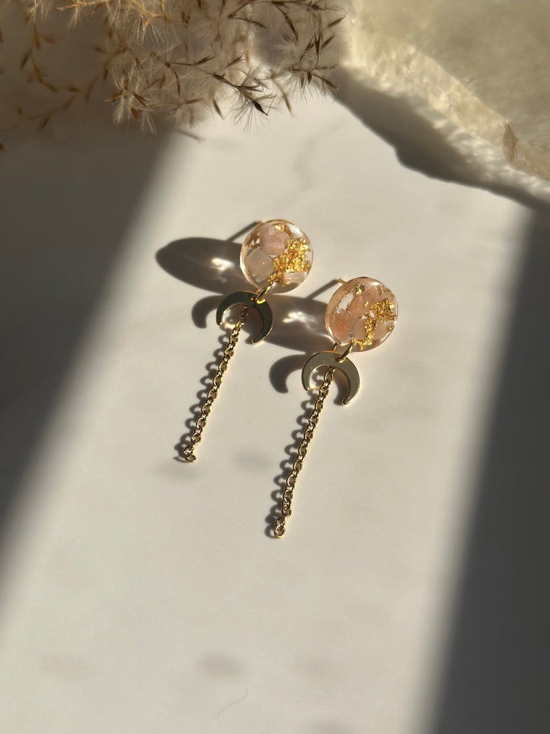 “Lunita” Peach Moonstone Studs