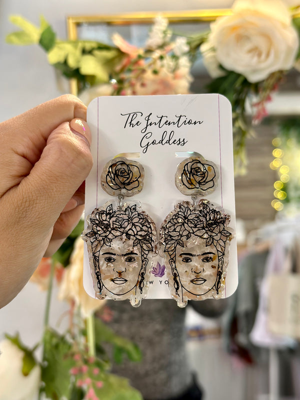 “Frida” Peach Moonstone Studs