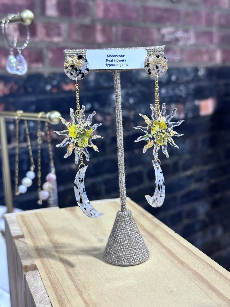“Celestial Goddess" Moonstone with Dried Flowers Earrings